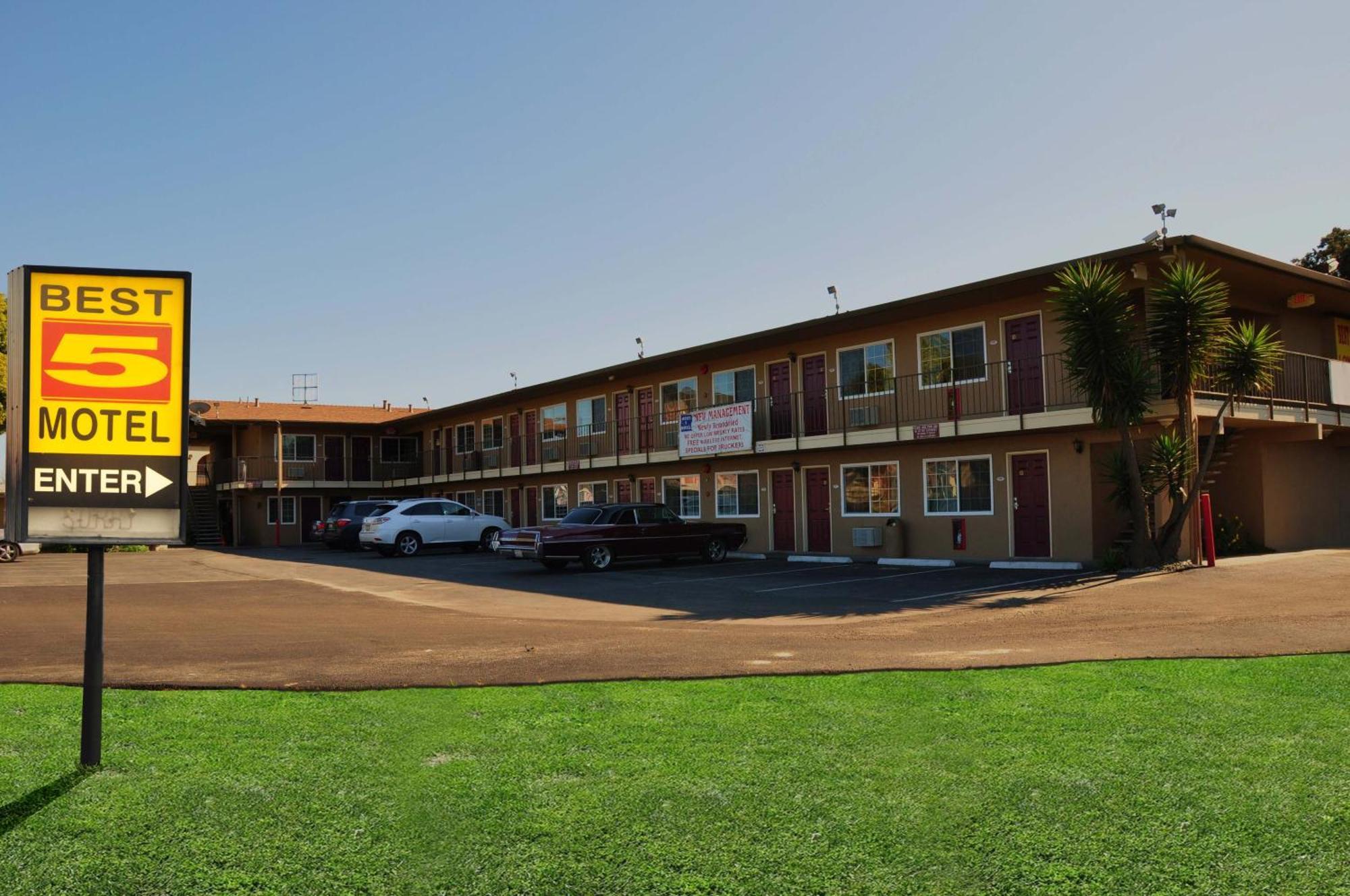 ساليناس، كاليفورنيا Best 5 Motel المظهر الخارجي الصورة
